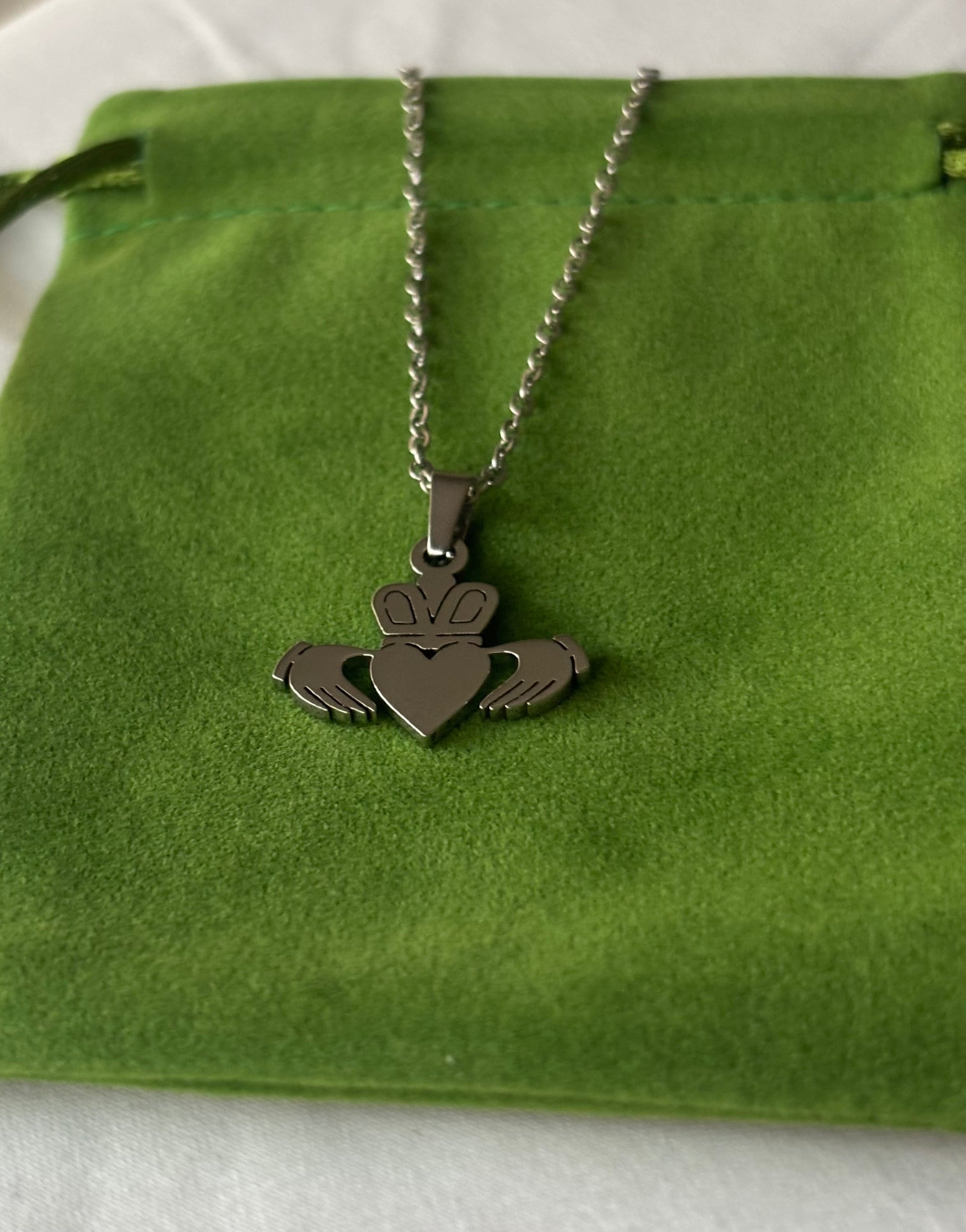 Claddagh necklace Silver