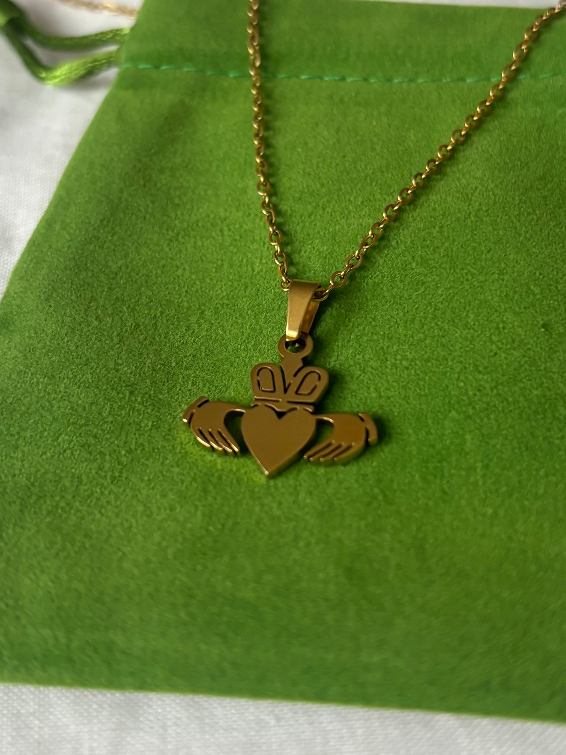 Claddagh necklace Gold