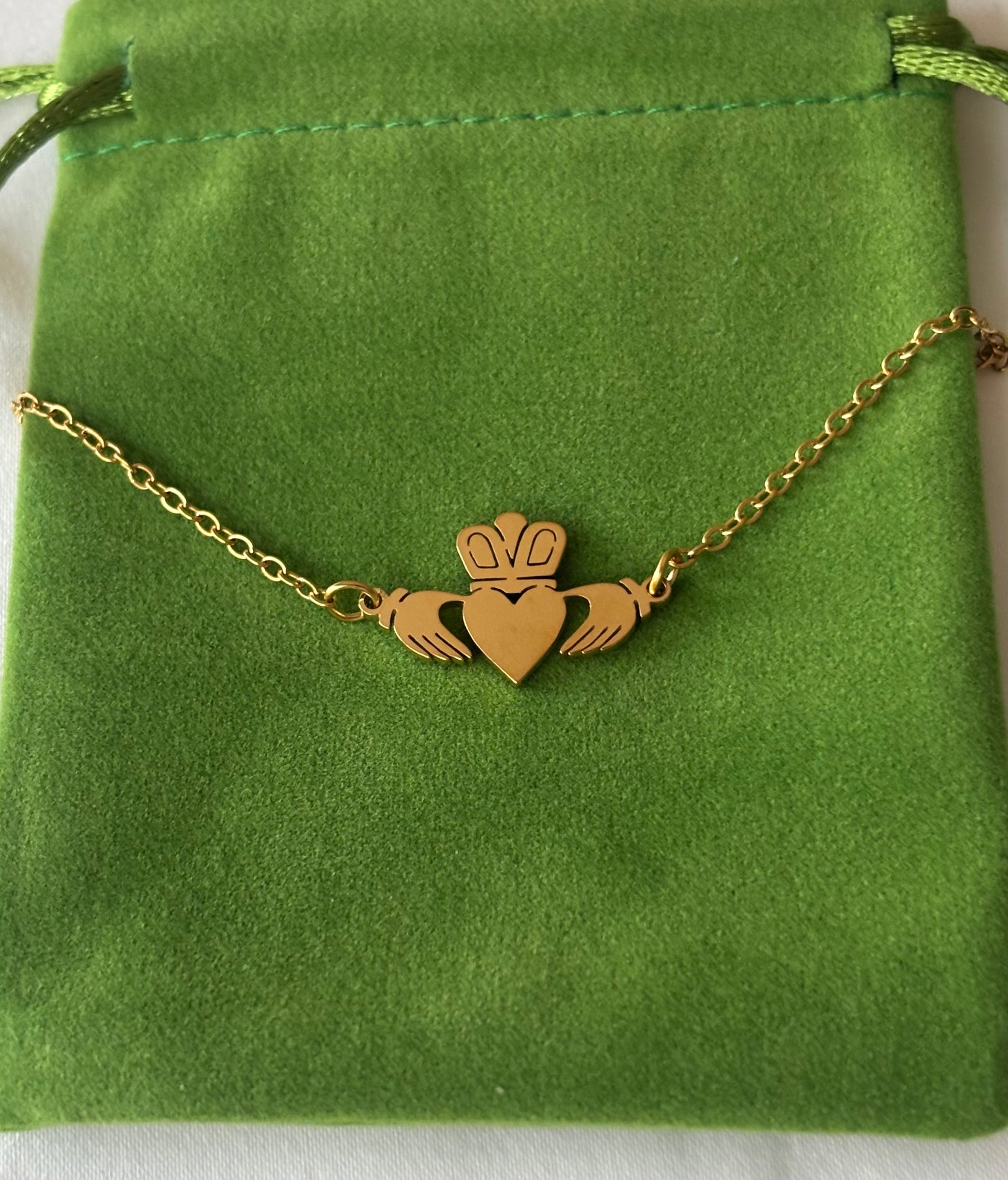 Claddagh bracelet Gold