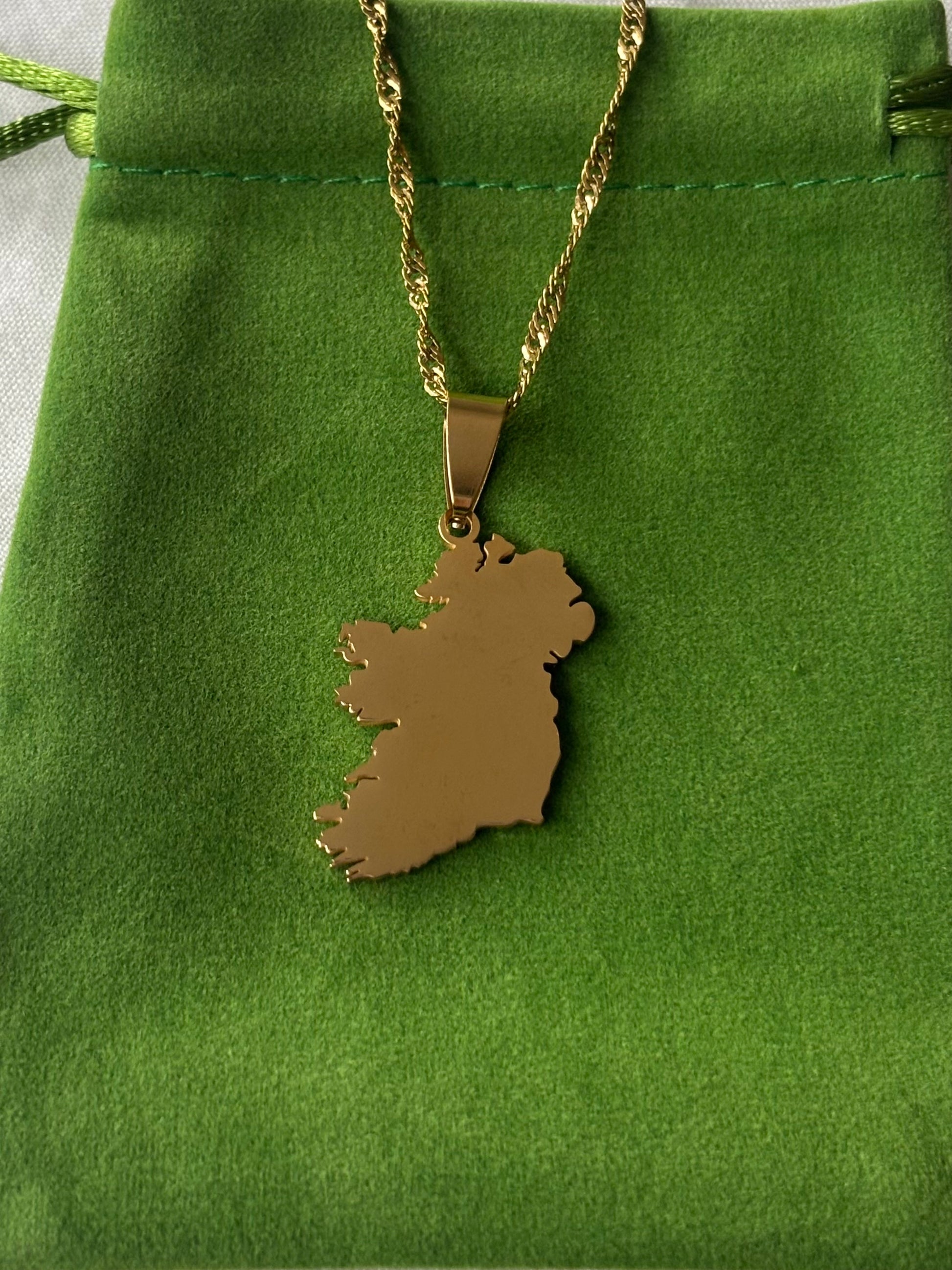 Eiré necklace