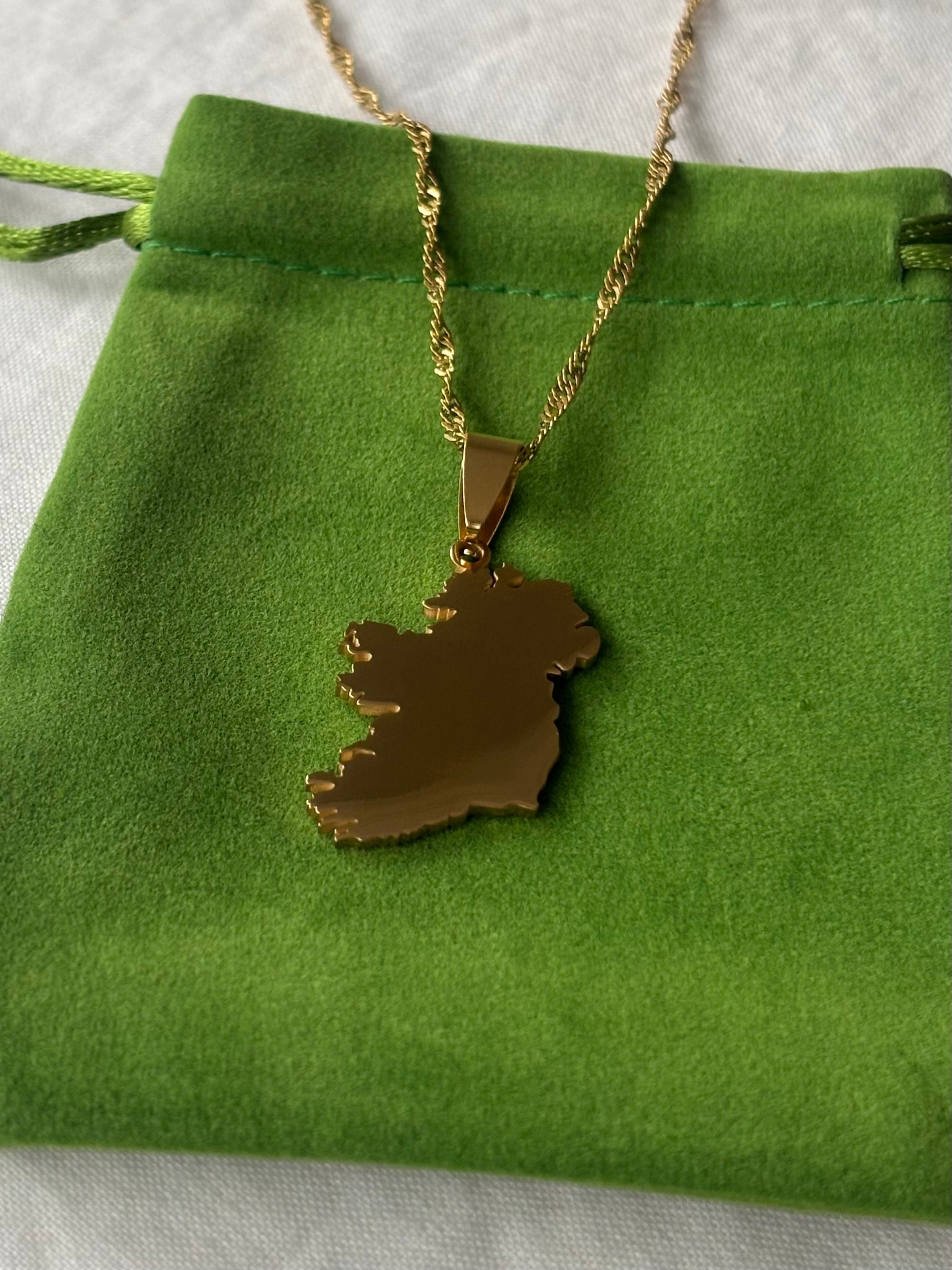 Eiré necklace