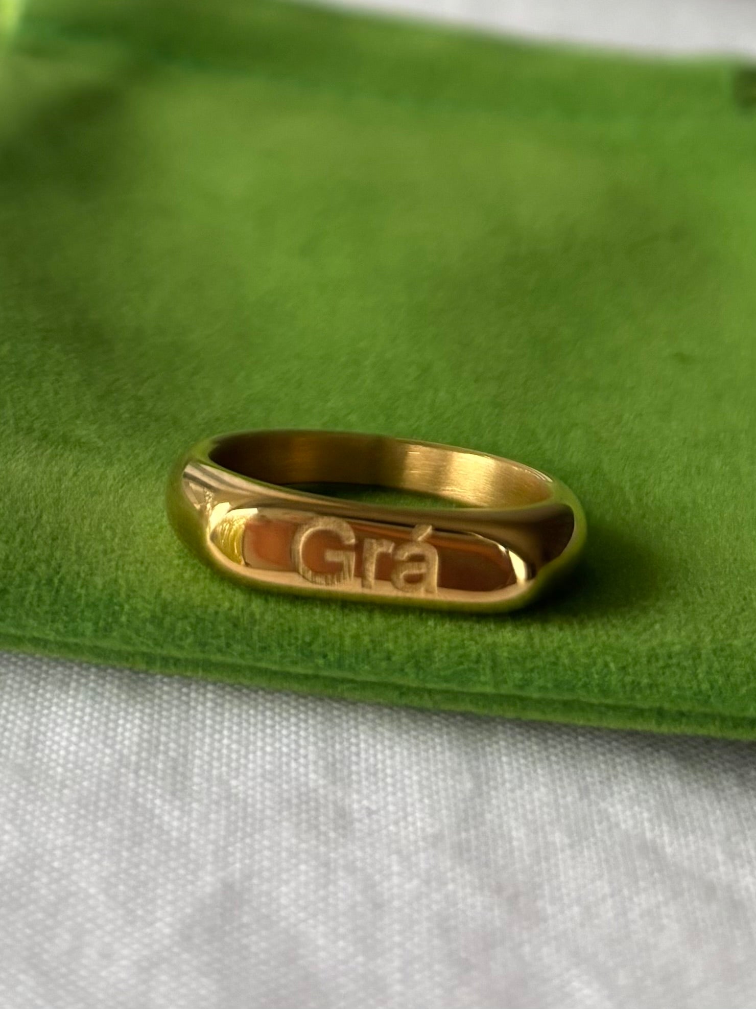 Grá ring