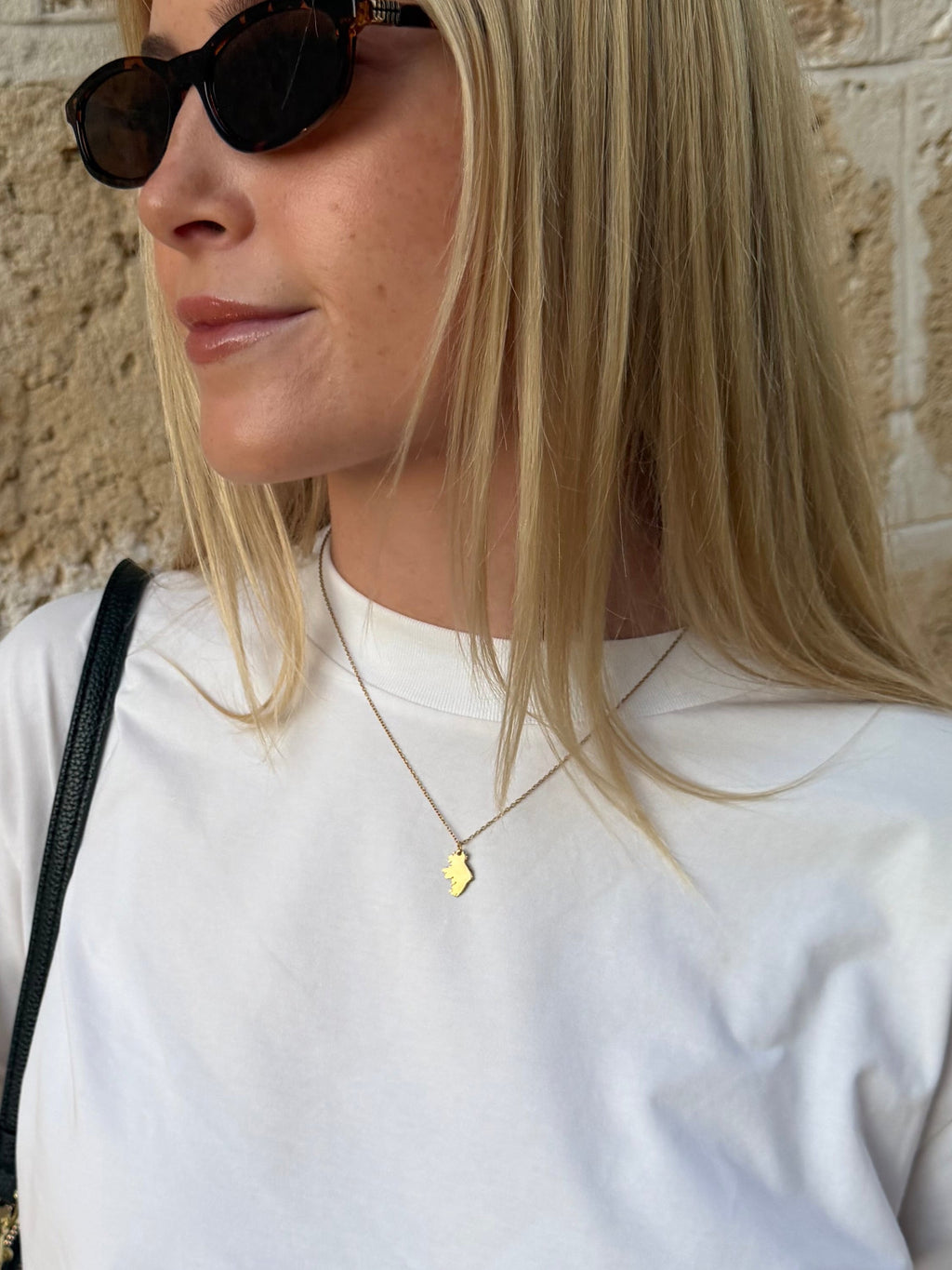 Éire beagán Gold