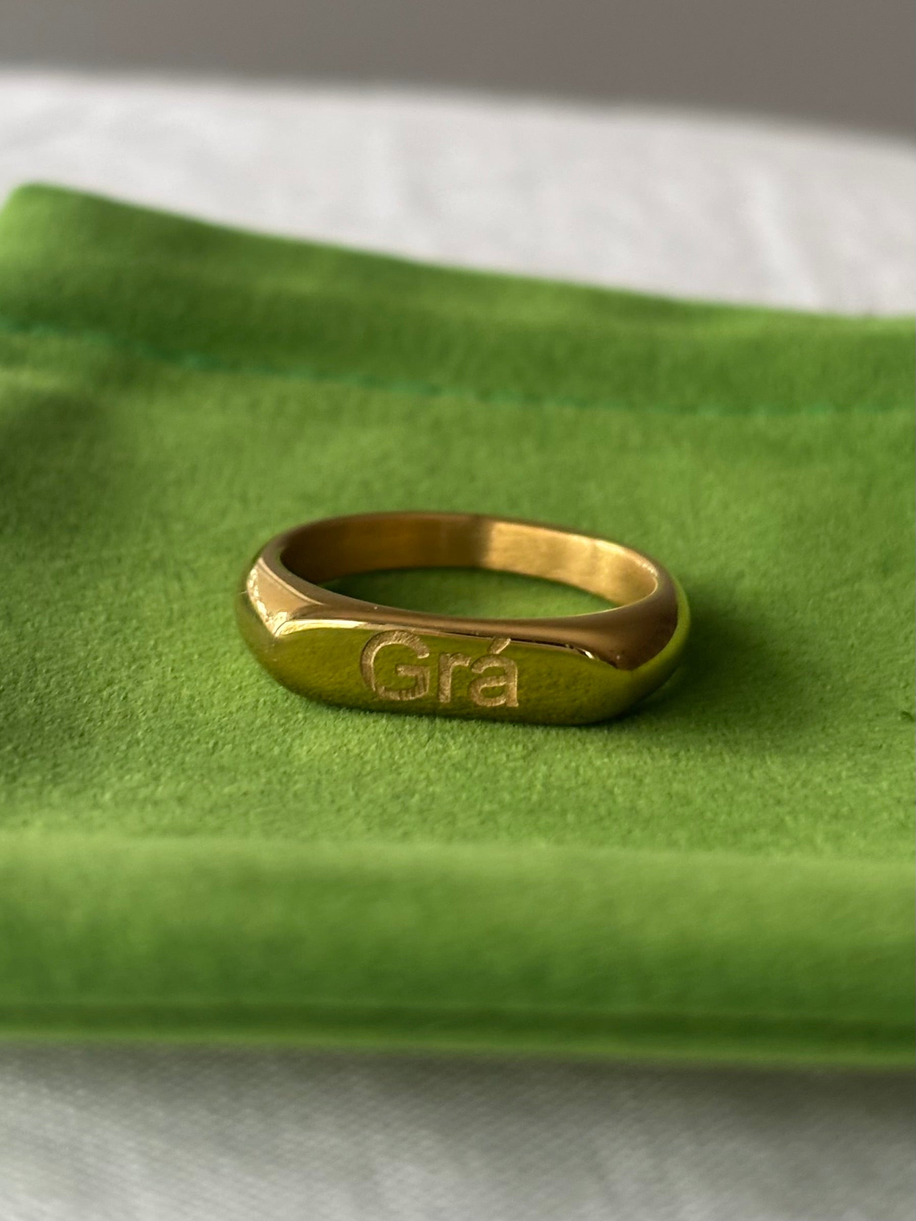 Grá ring