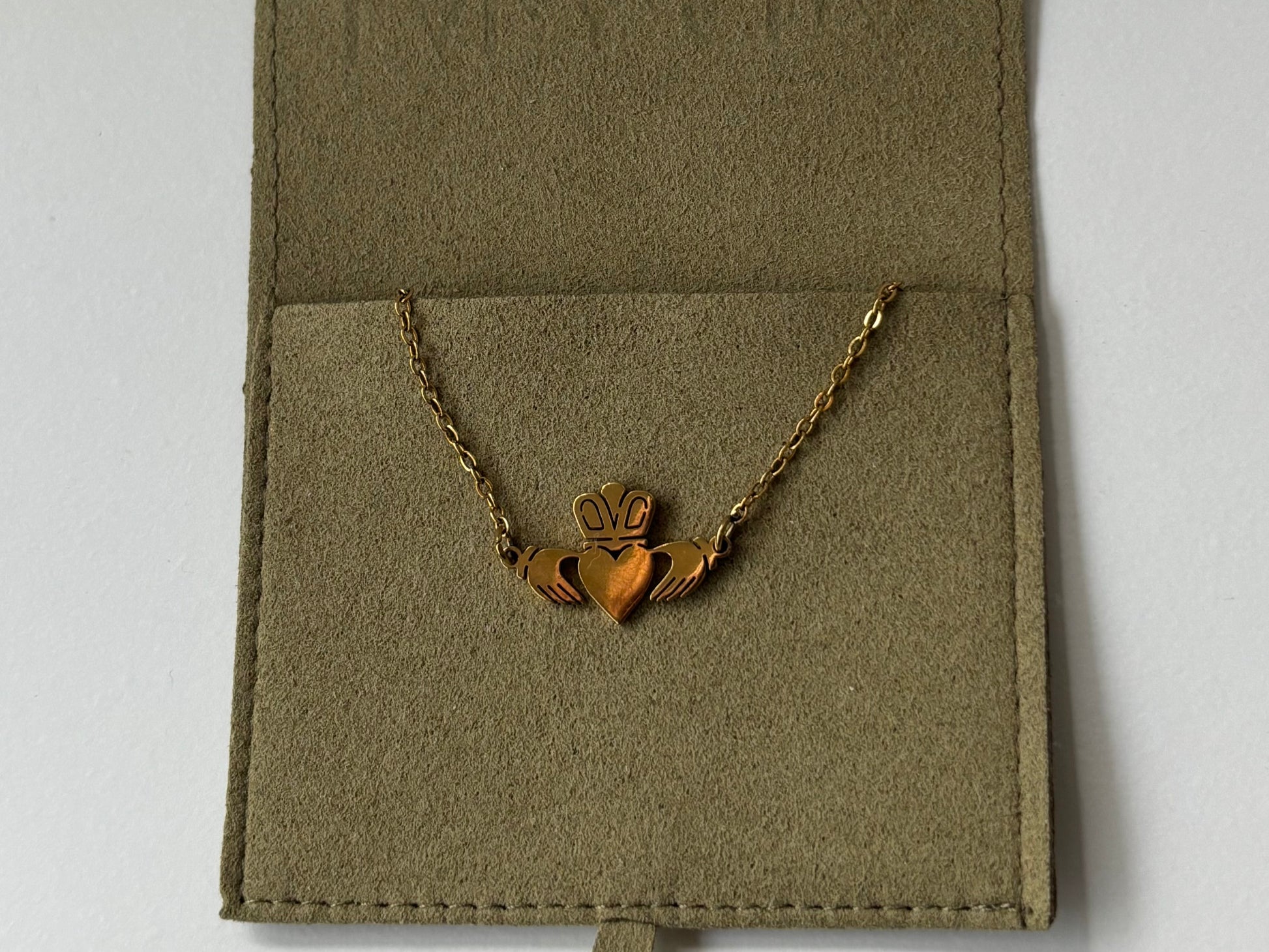 Claddagh bracelet Gold