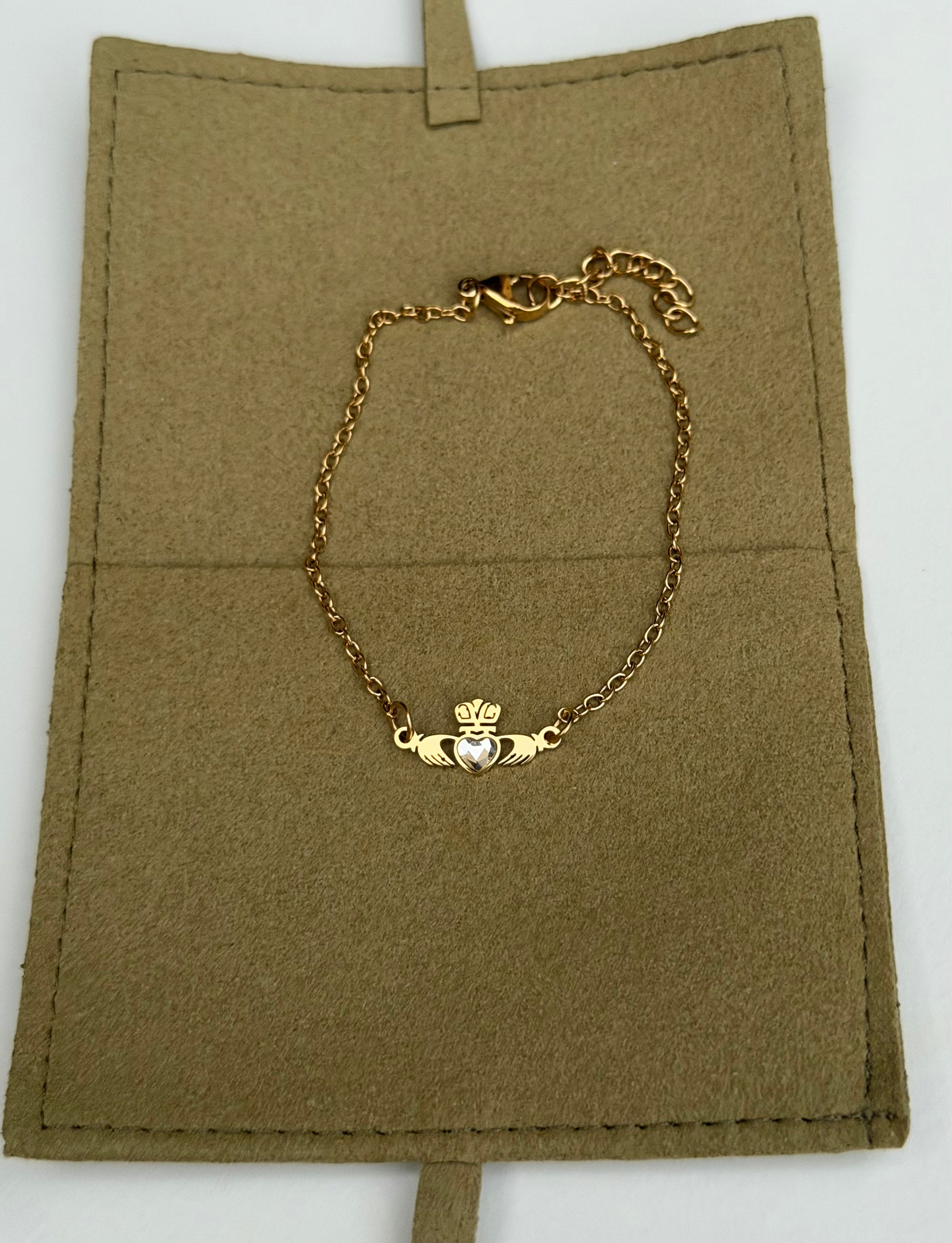 Mo Chroí bracelet gold