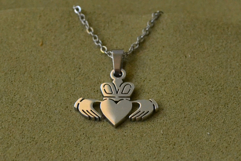 Claddagh necklace Silver