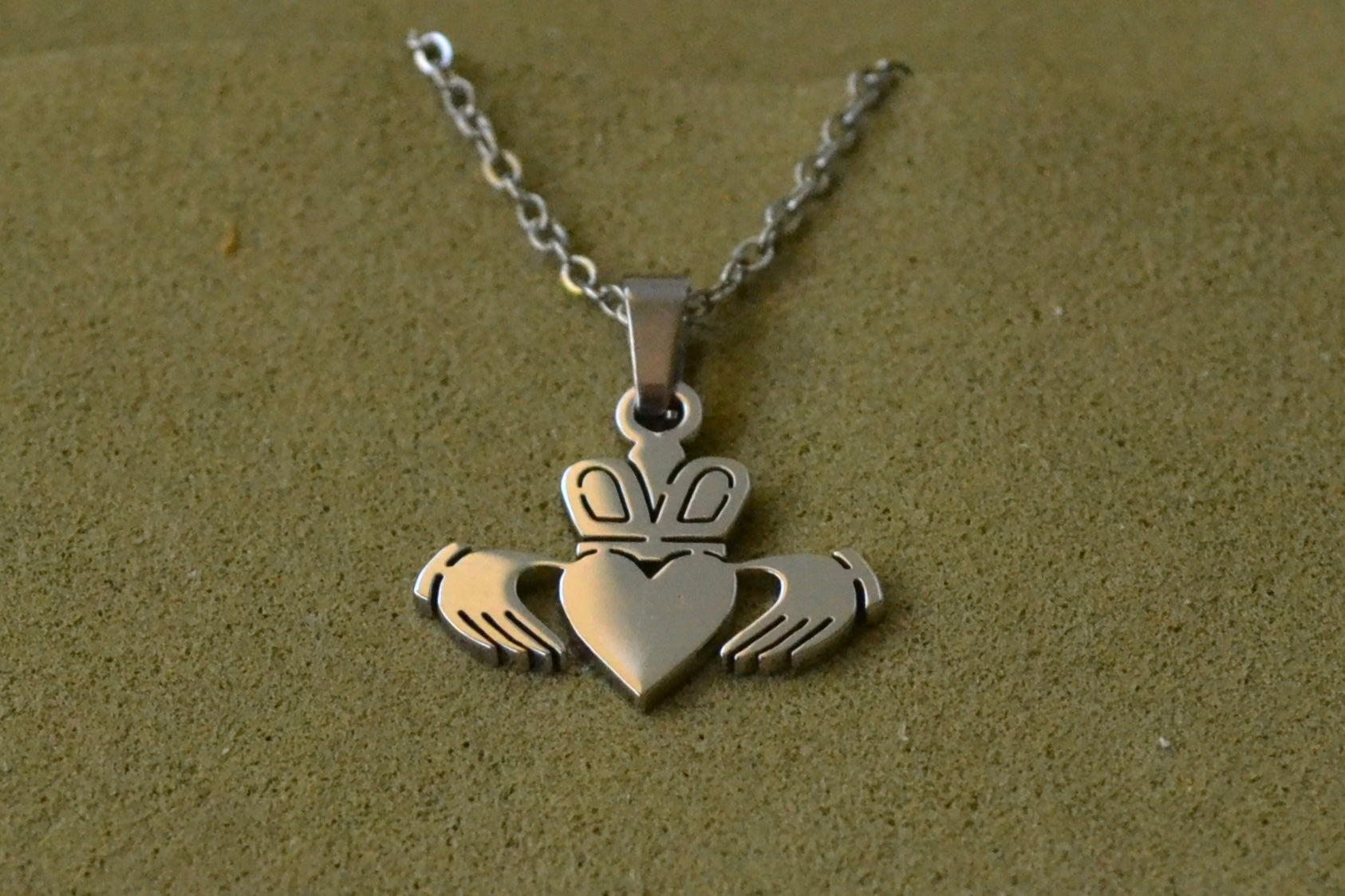 Claddagh necklace Silver