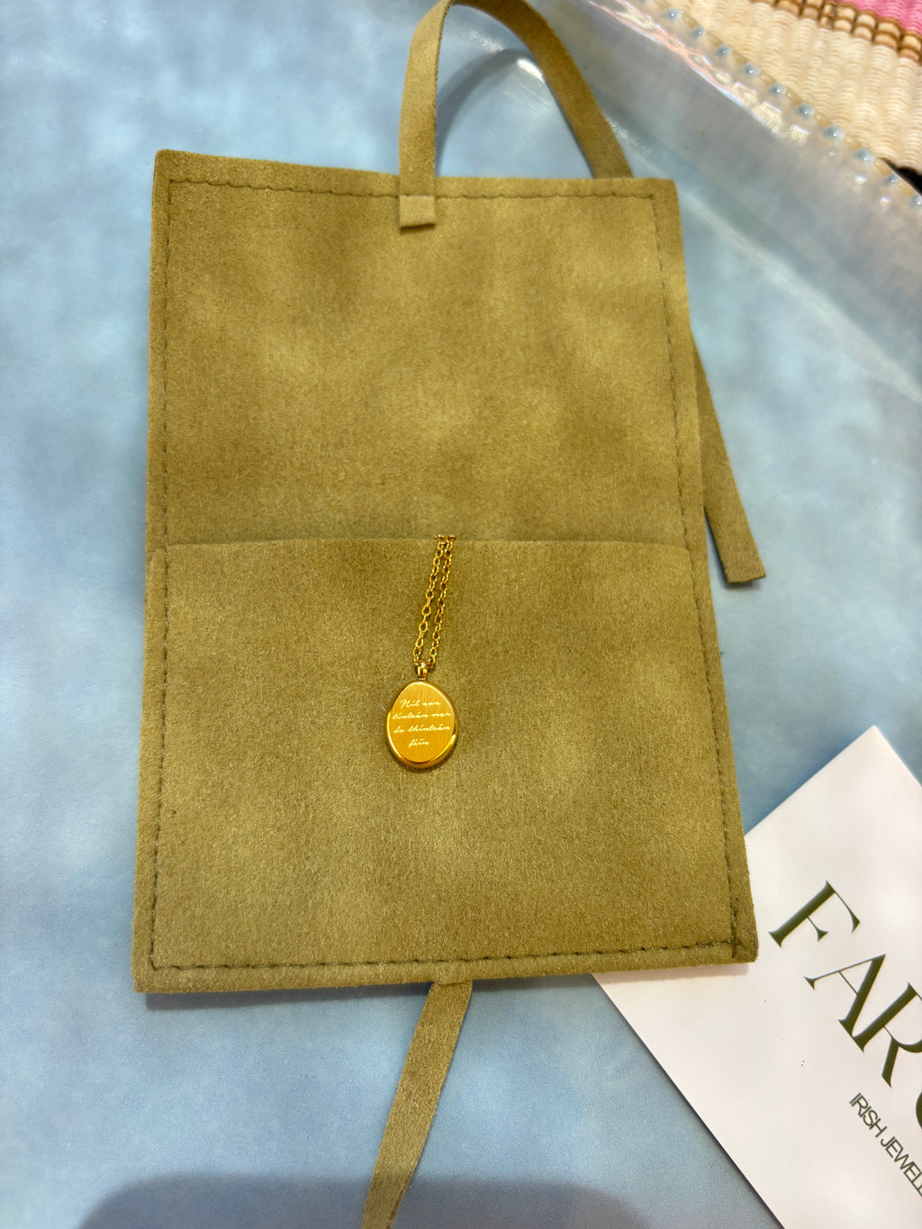 Tinteán necklace gold